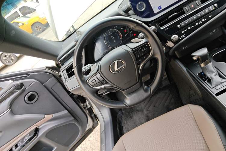 Used Lexus ES 2023 260 Excellence Edition Steering Wheel