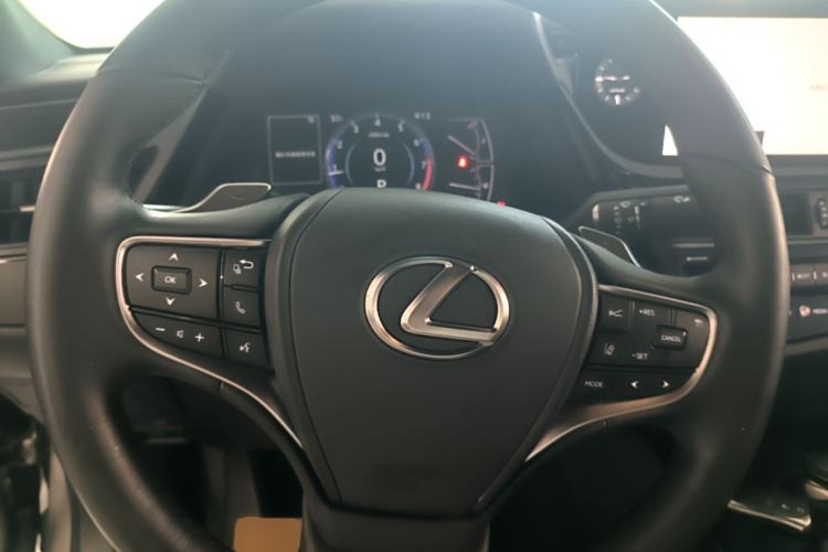 Used Lexus ES 2023 200 Excellence Edition Steering Wheel
