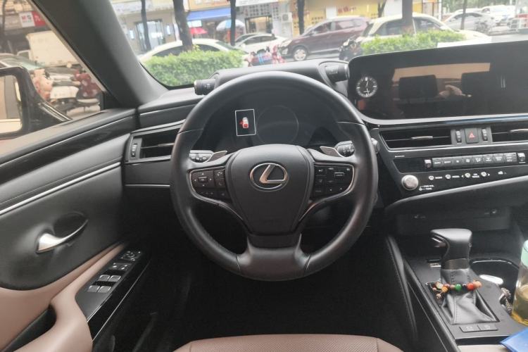 Used Lexus ES 2023 200 Excellence Edition Steering Wheel