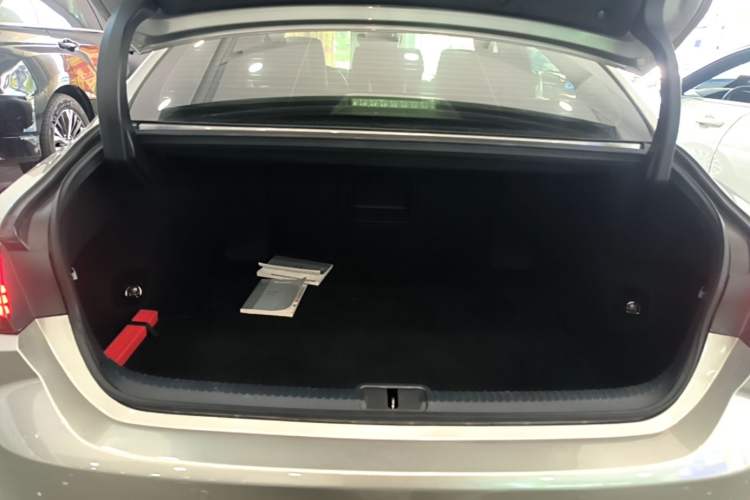Used Lexus ES 2023 200 Excellence Edition Trunk