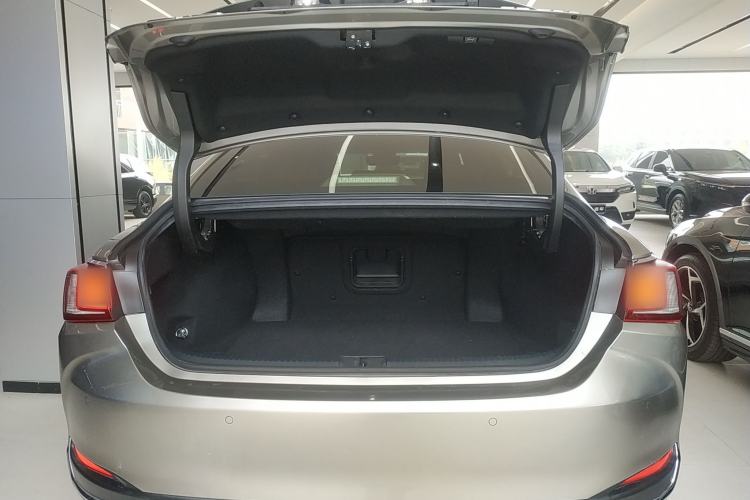 Used Lexus ES 2023 200 Excellence Edition Trunk