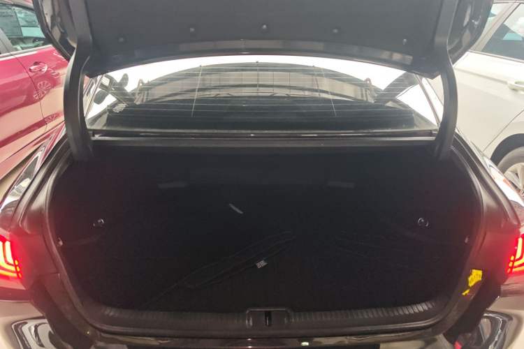 Used Lexus ES 2023 200 Excellence Edition Trunk