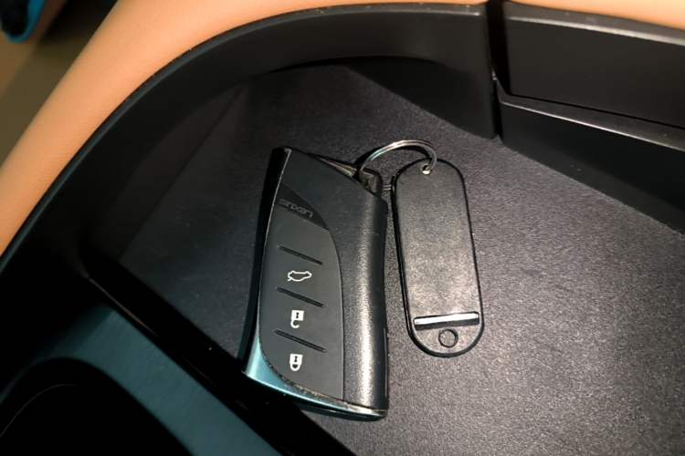 Used Lexus ES 2023 200 Excellence Edition Vehicle Key