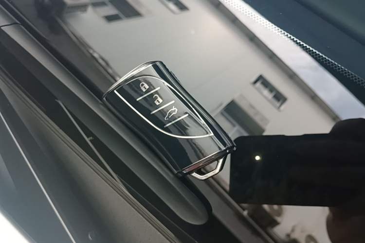Used Lexus ES 2023 200 Excellence Edition Vehicle Key