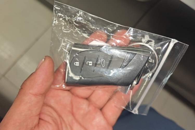 Used Lexus ES 2023 200 Excellence Edition Vehicle Key