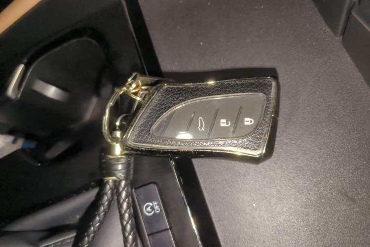 Used Lexus ES 2023 200 Excellence Edition Vehicle Key