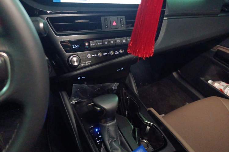 Used Lexus ES 2023 200 Excellence Edition Audio And AC Panel