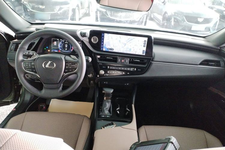 Used Lexus ES 2023 200 Excellence Edition Center Console