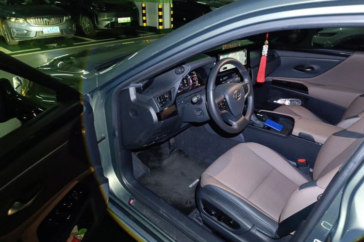 Used Lexus ES 2023 200 Excellence Edition Driver Seat