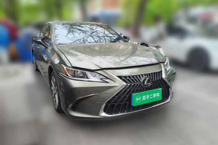 Used Lexus ES 2023 200 Excellence Edition Front Right 45 Deg