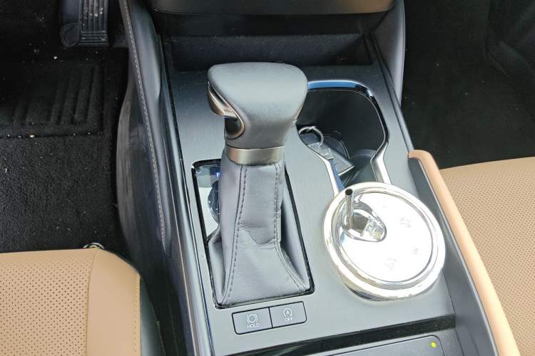 Used Lexus ES 2023 200 Luxury Edition Gear Lever