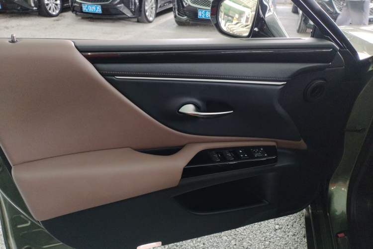 Used Lexus ES 2023 200 Excellence Edition Left Front Door Interior