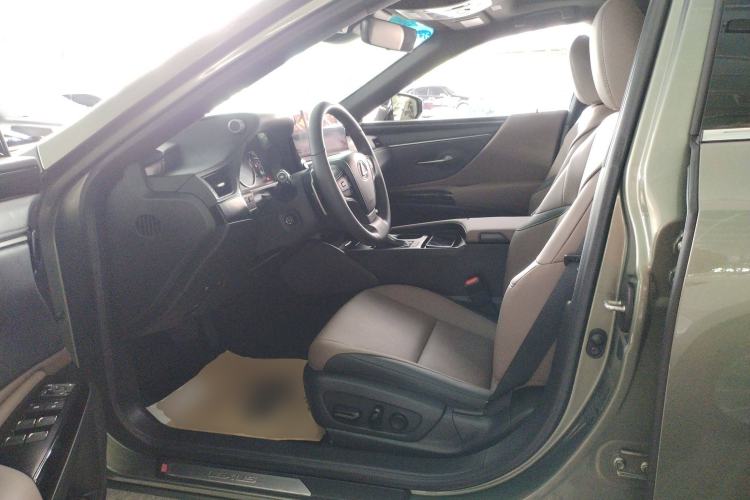 Used Lexus ES 2023 200 Excellence Edition Left Front Seat