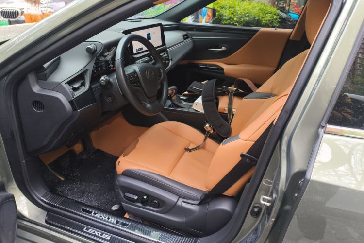 Used Lexus ES 2023 200 Excellence Edition Left Front Seat
