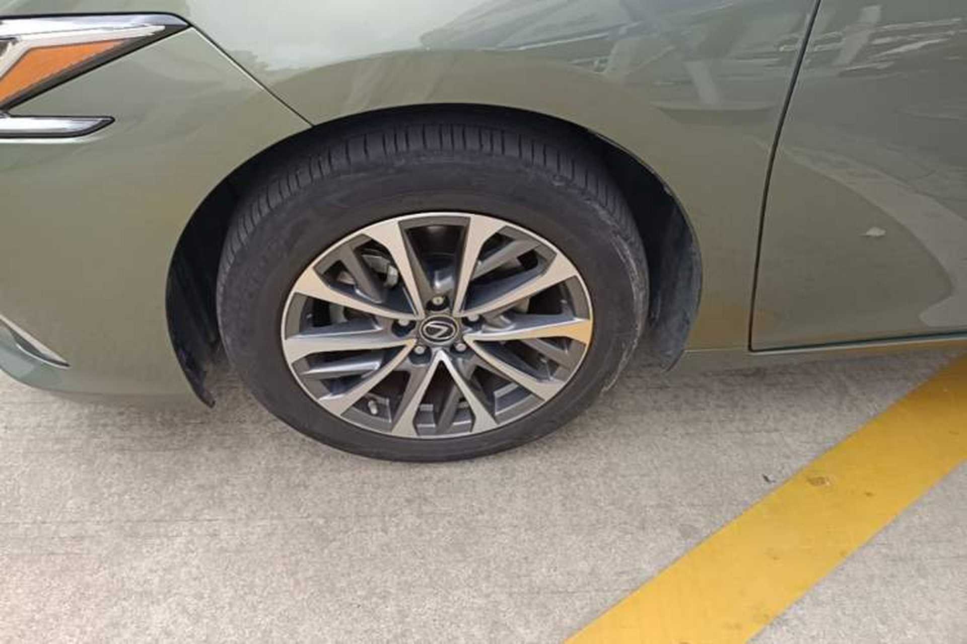 Used Lexus ES 2023 200 Excellence Edition Left Front Wheel Hub