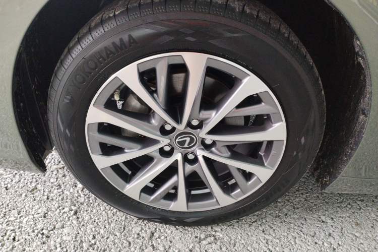 Used Lexus ES 2023 200 Excellence Edition Left Front Wheel Hub