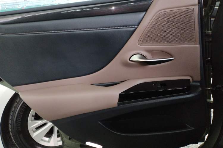 Used Lexus ES 2023 200 Excellence Edition Left Rear Door Interior