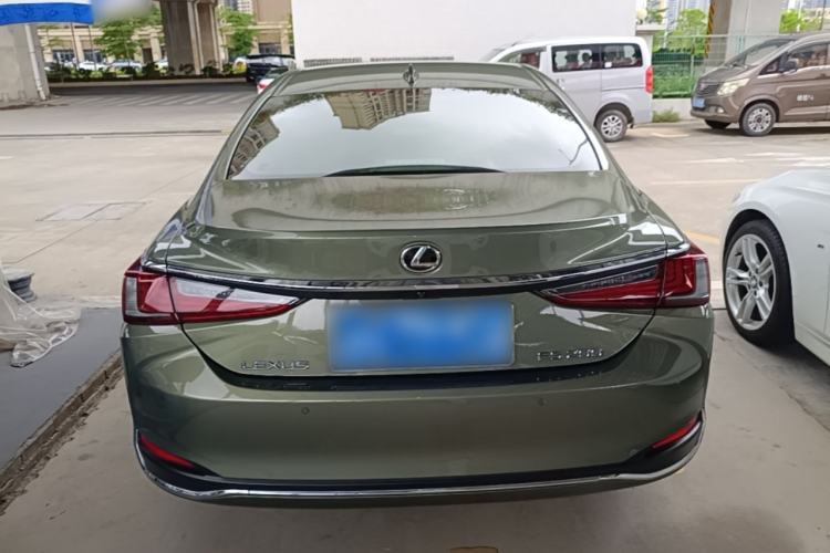Used Lexus ES 2023 200 Excellence Edition Rear