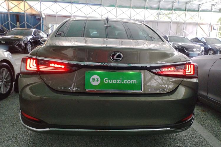 Used Lexus ES 2023 200 Excellence Edition Rear
