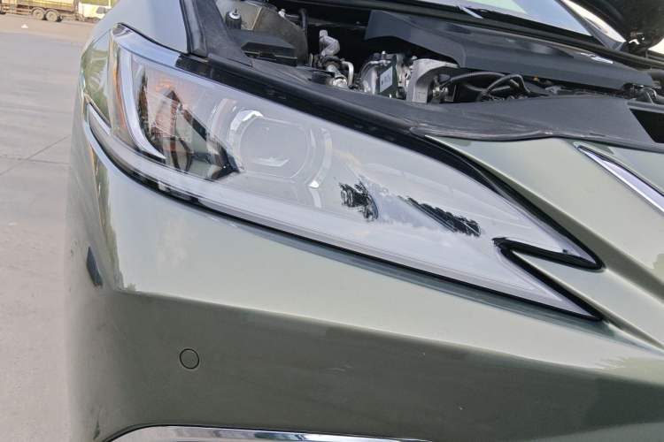 Used Lexus ES 2023 200 Luxury Edition Right Front Headlight