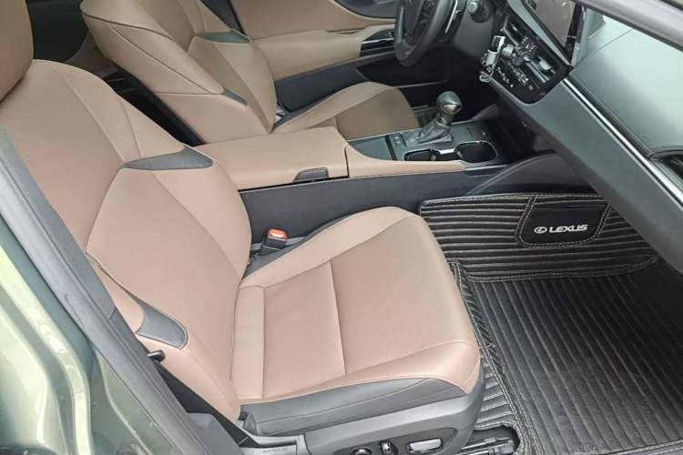 Used Lexus ES 2023 200 Excellence Edition Right Front Seat