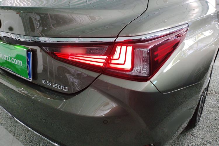 Used Lexus ES 2023 200 Excellence Edition Right Rear Taillight