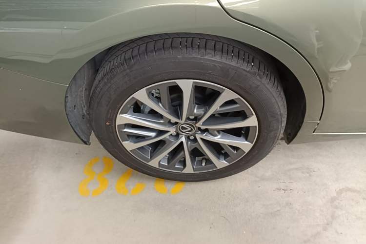 Used Lexus ES 2023 200 Excellence Edition Right Rear Wheel Hub