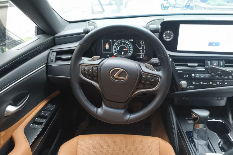Used Lexus ES 2023 200 Excellence Edition Steering Wheel