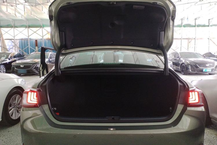 Used Lexus ES 2023 200 Excellence Edition Trunk