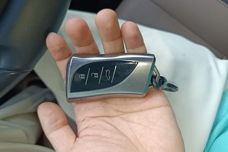 Used Lexus ES 2023 200 Excellence Edition Vehicle Key