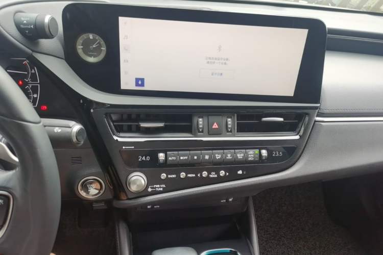 Used Lexus ES 2023 260 Excellence Edition Audio And AC Panel