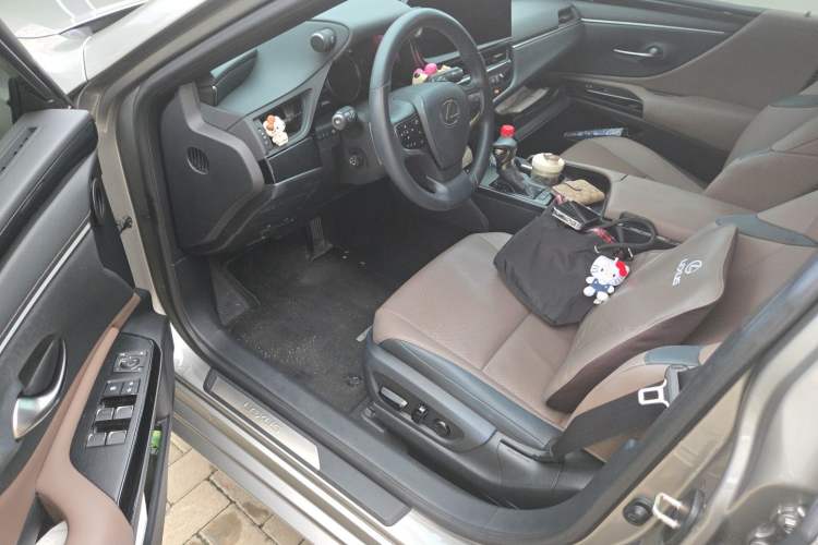 Used Lexus ES 2023 200 Excellence Edition Driver Seat