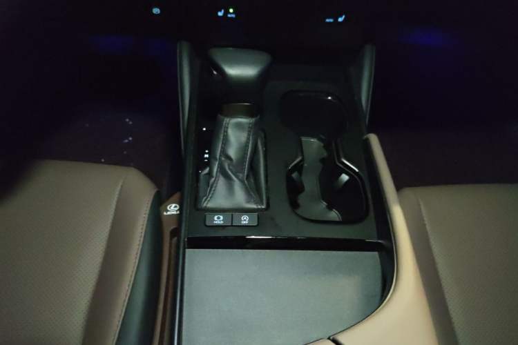 Used Lexus ES 2023 200 Excellence Edition Gear Lever