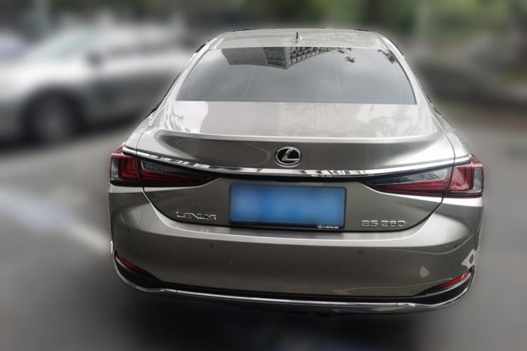 Used Lexus ES 2023 260 Excellence Edition Rear