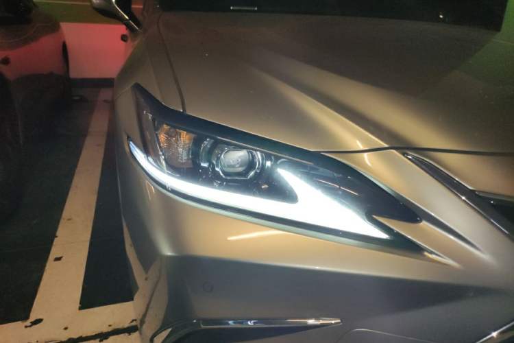 Used Lexus ES 2023 200 Excellence Edition Right Front Headlight