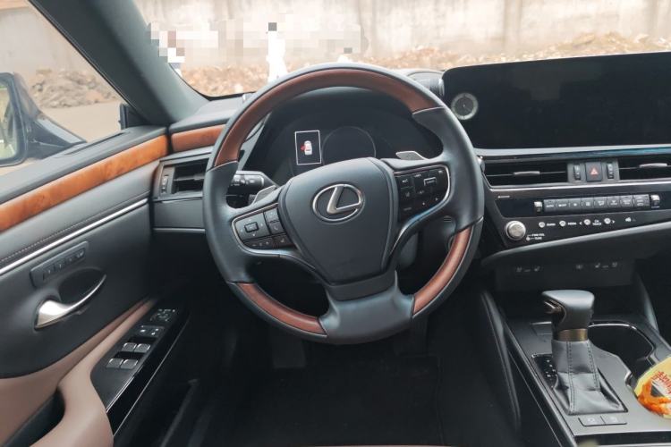 Used Lexus ES 2023 200 Excellence Edition Steering Wheel