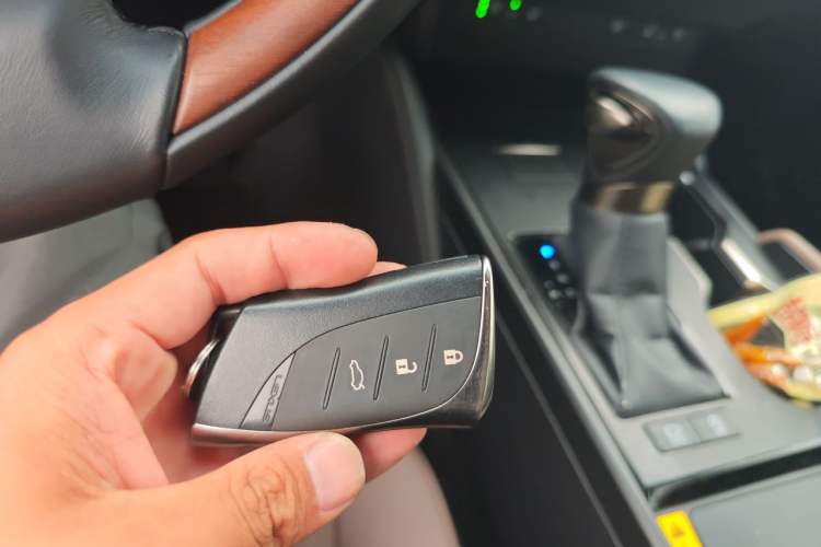 Used Lexus ES 2023 200 Excellence Edition Vehicle Key