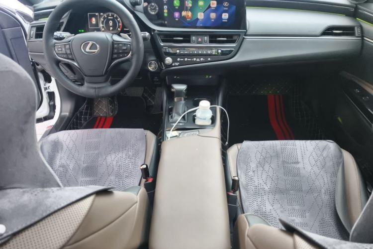 Used Lexus ES 2023 200 Excellence Edition Center Console