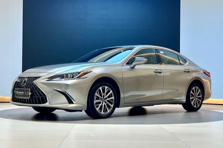 Used Lexus ES 2023 200 Excellence Edition Guazi used car, China used car export, Used car for sale, Used  cars, Cheapest cars for sale