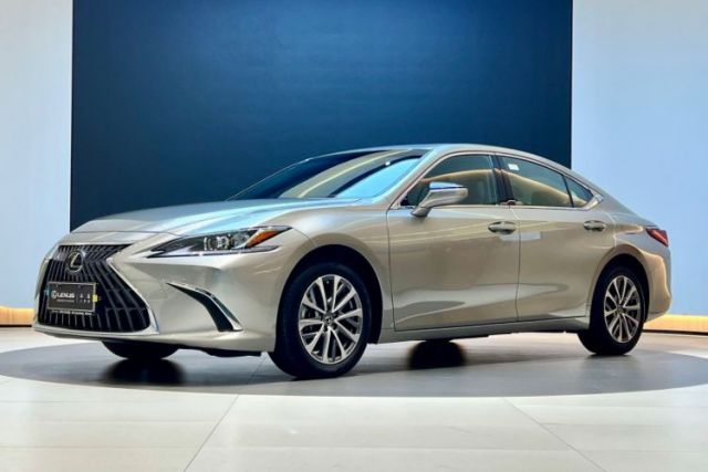 Used Lexus ES 2023 200 Excellence Edition