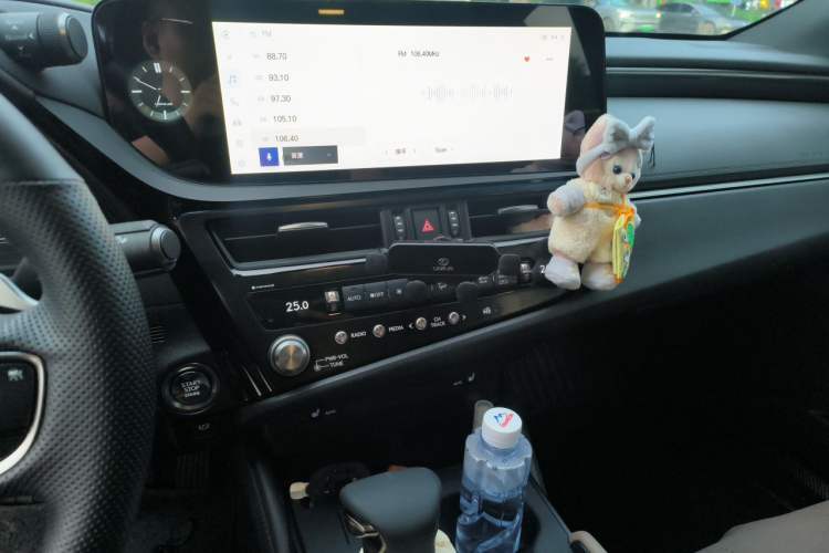 Used Lexus ES 2023 200 Excellence Edition Audio And AC Panel