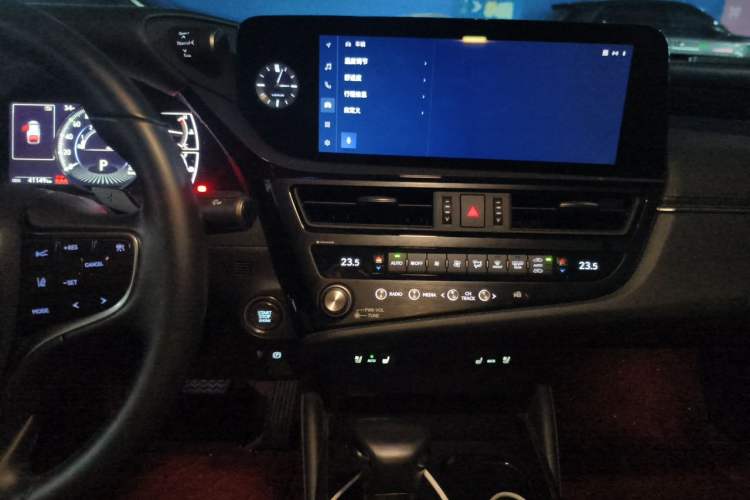 Used Lexus ES 2023 200 Excellence Edition Audio And AC Panel