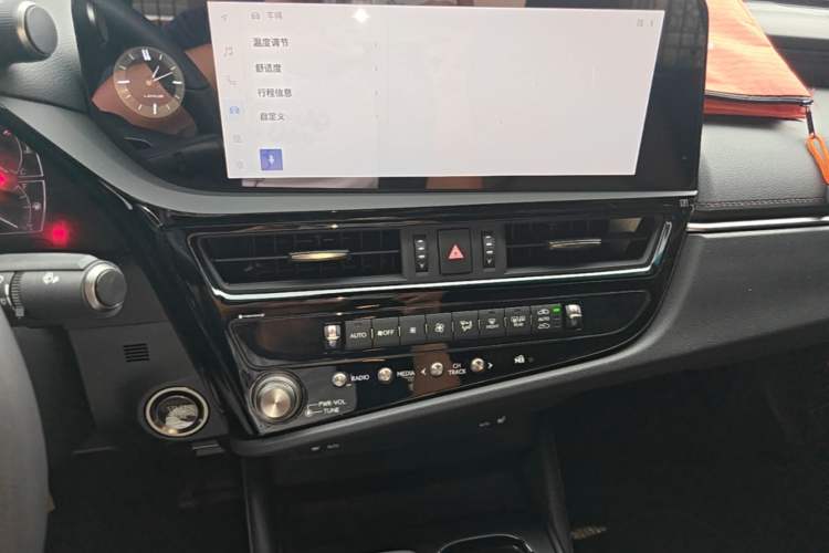 Used Lexus ES 2023 200 Excellence Edition Audio And AC Panel