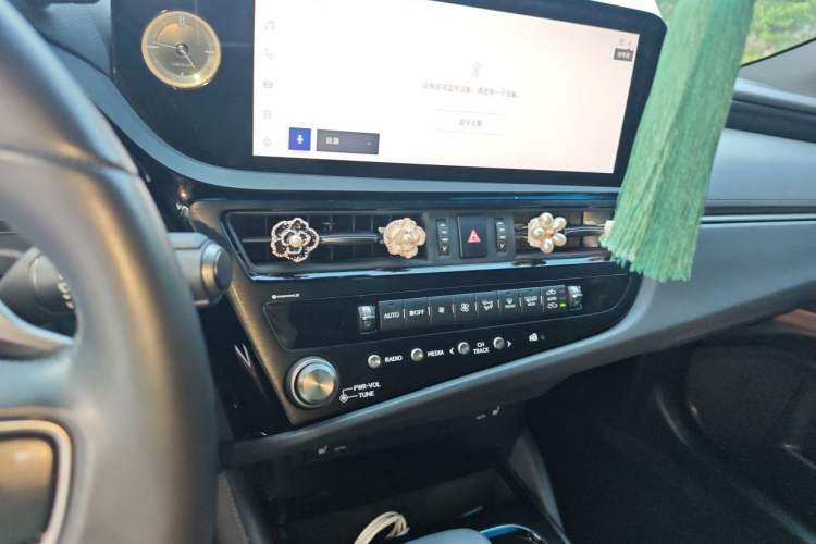 Used Lexus ES 2023 200 Excellence Edition Audio And AC Panel