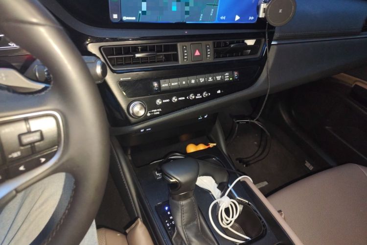 Used Lexus ES 2023 260 Excellence Edition Audio And AC Panel