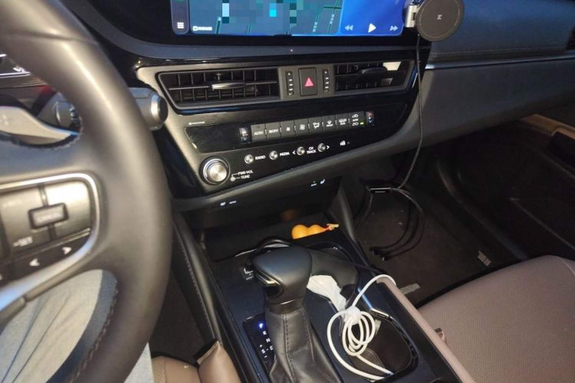 Used Lexus ES 2023 260 Excellence Edition Audio And AC Panel