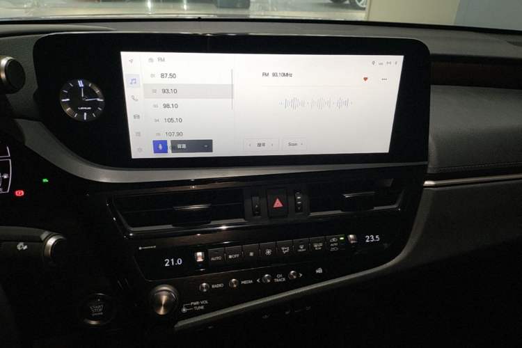 Used Lexus ES 2023 200 Luxury Edition Audio And AC Panel