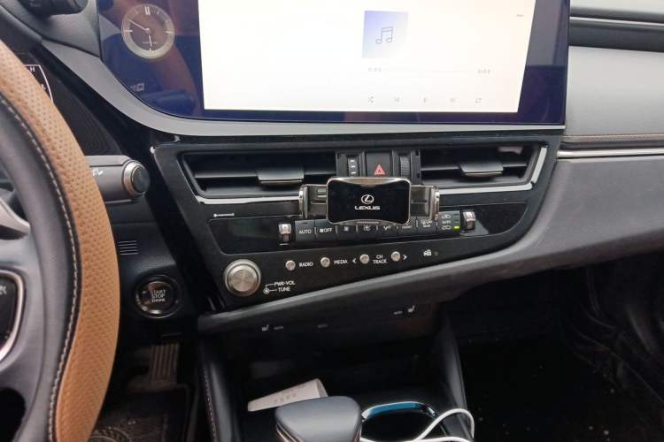 Used Lexus ES 2023 200 Excellence Edition Audio And AC Panel