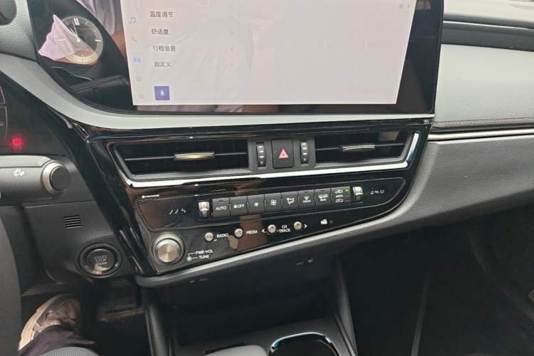 Used Lexus ES 2023 200 Excellence Edition Audio And AC Panel