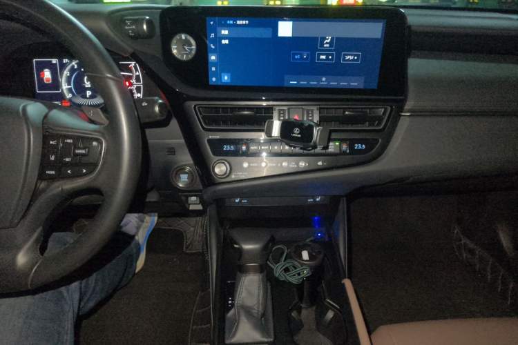 Used Lexus ES 2023 200 Excellence Edition Audio And AC Panel